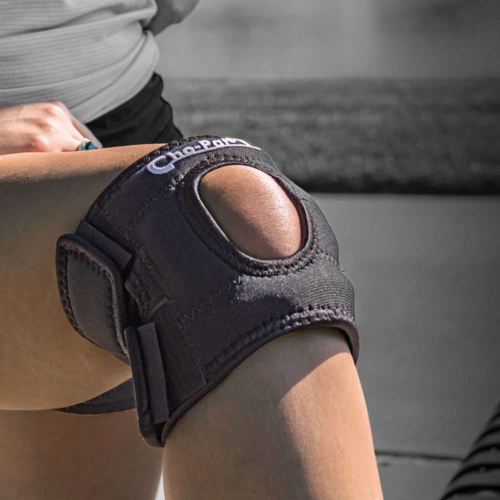 lady wearing a Cho-Pat Knee Strap for knee pain relief